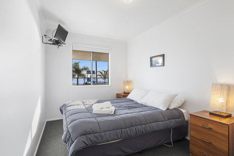 Port Broughton Tourist Park - E Caravan Parks 42
