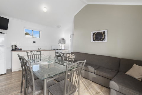 Port Broughton Tourist Park - E Caravan Parks 41