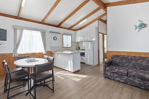 Port Broughton Tourist Park - E Caravan Parks 17