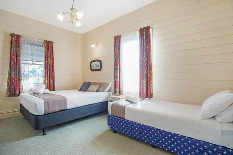 Heritage House Motel & Units - E Caravan Parks 15