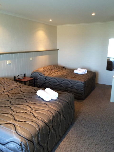 Heritage House Motel & Units - E Caravan Parks 12