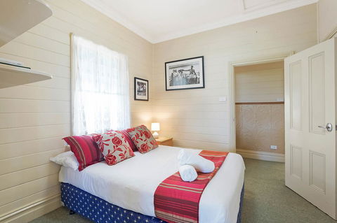 Heritage House Motel & Units - E Caravan Parks 16
