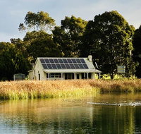 The Lake House Retreat - E Caravan Parks