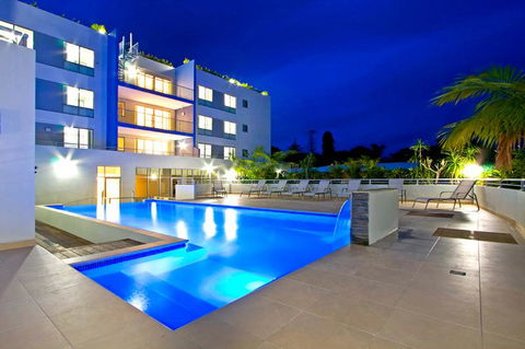 Lakeside Waterfront Apartment The Entrance - E Caravan Parks 13