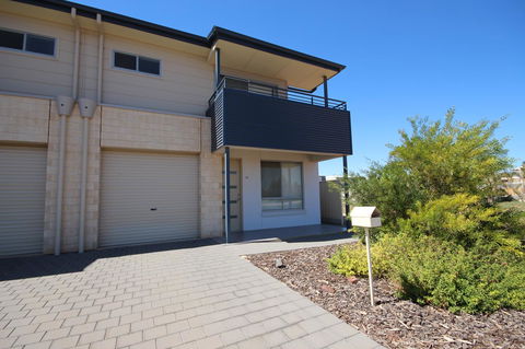 Wallaroo Marina Apartments - E Caravan Parks 32