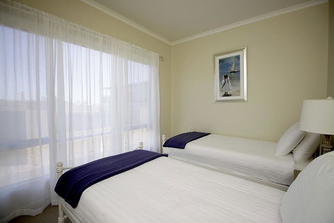 Wallaroo Marina Apartments - E Caravan Parks 9