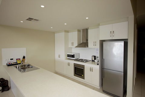 Wallaroo Marina Apartments - E Caravan Parks 6