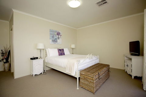 Wallaroo Marina Apartments - E Caravan Parks 7