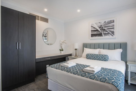 Marina Hotel - E Caravan Parks 22