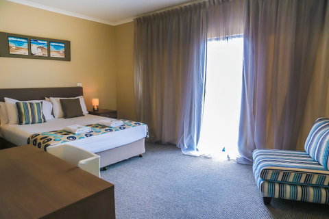 Marina Hotel - E Caravan Parks 31