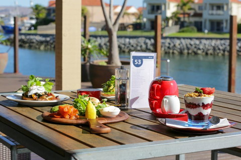 Marina Hotel - E Caravan Parks 40