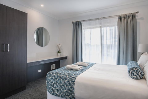 Marina Hotel - E Caravan Parks 4
