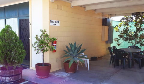 Bordertown Motel - E Caravan Parks 6