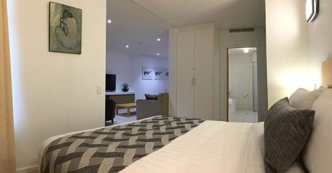 Wallaroo Marina Waterfront Luxe Apartment - E Caravan Parks 12