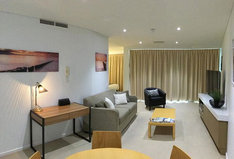 Wallaroo Marina Waterfront Luxe Apartment - E Caravan Parks 5