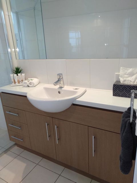 Wallaroo Marina Executive Apartments - E Caravan Parks 7