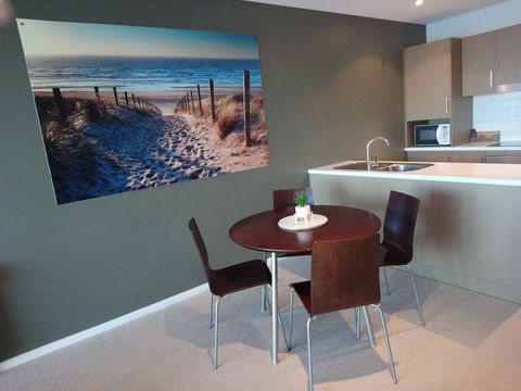 Wallaroo Marina Executive Apartments - E Caravan Parks 12