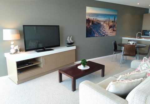 Wallaroo Marina Executive Apartments - E Caravan Parks 4