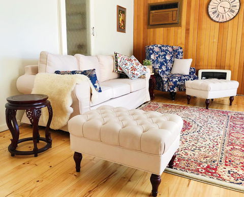 Beautiful Garden House - E Caravan Parks 0
