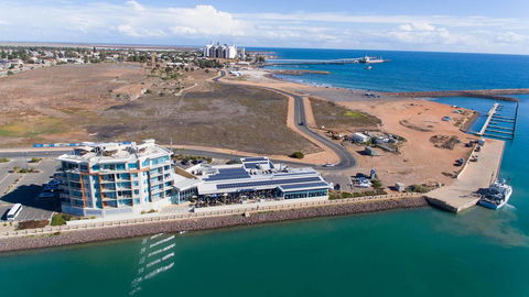 Wallaroo Marina Luxury Apartment - E Caravan Parks 22