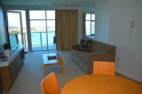 Wallaroo Marina Luxury Apartment - E Caravan Parks 5