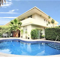 Hi 5 stars Glenelg Studio Apartment - E Caravan Parks