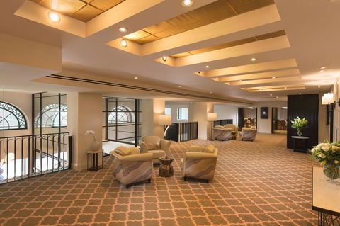 Mayfair Hotel - E Caravan Parks 10