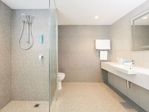 Holiday Inn Express Adelaide City Centre, An IHG Hotel - E Caravan Parks 13