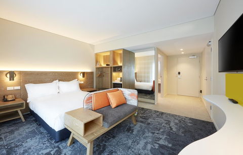 Holiday Inn Express Adelaide City Centre, An IHG Hotel - E Caravan Parks 12