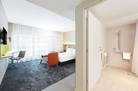 Holiday Inn Express Adelaide City Centre, An IHG Hotel - E Caravan Parks 11