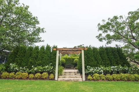 S T U D I O 22 Peaceful Retreat With Garden Views - E Caravan Parks 10