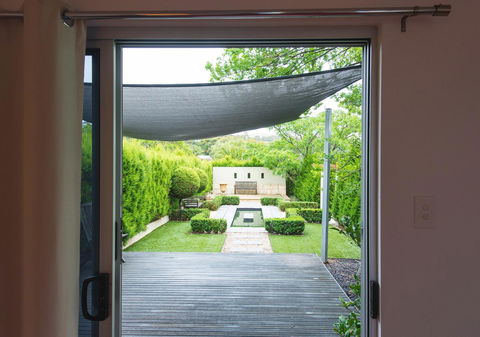 S T U D I O 22 Peaceful Retreat With Garden Views - E Caravan Parks 12