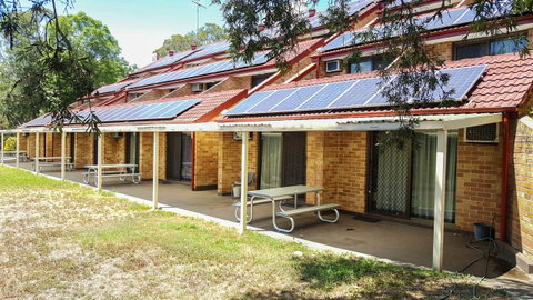 Windsor Terrace Motel - E Caravan Parks 16