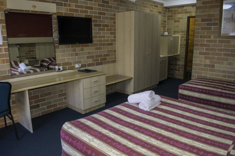 Windsor Terrace Motel - E Caravan Parks 11