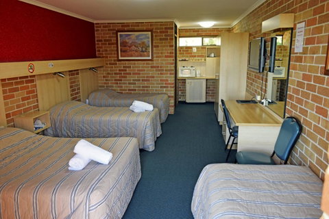 Windsor Terrace Motel - E Caravan Parks 9