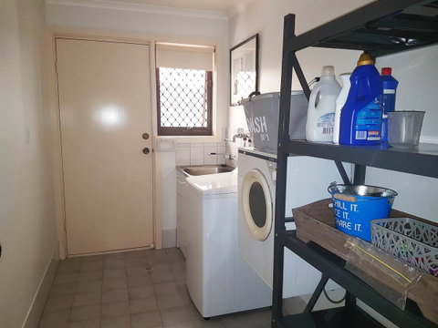 Tanunda\'s Magpie House - E Caravan Parks 19