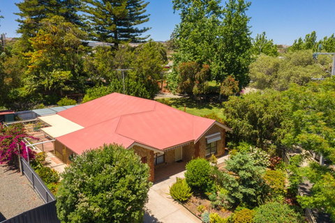 Tanunda\'s Magpie House - E Caravan Parks 1