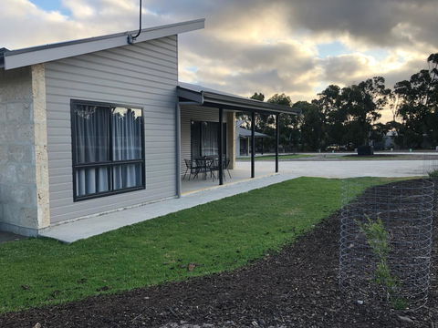 Jalilla Village - E Caravan Parks 11