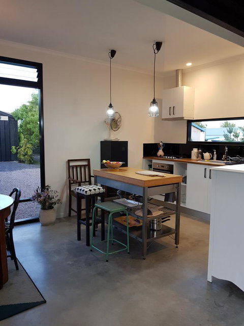 Sinclair Eco House - E Caravan Parks 9