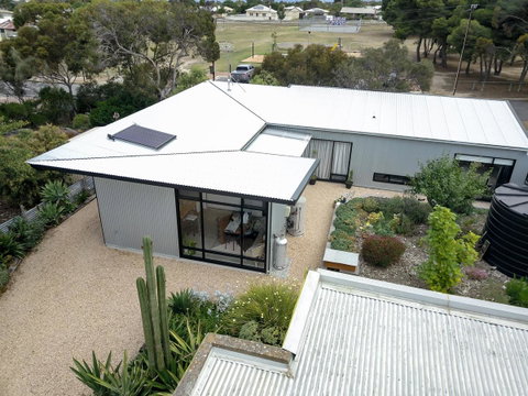 Sinclair Eco House - E Caravan Parks 6