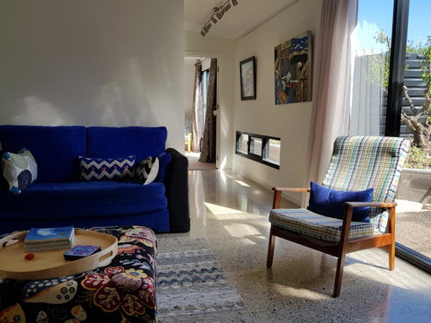 Sinclair Eco House - E Caravan Parks 33