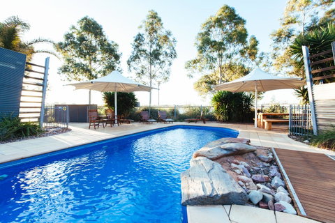 Majestic Oasis Apartments - E Caravan Parks 0