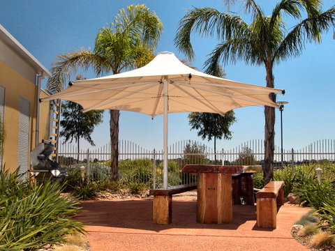 Majestic Oasis Apartments - E Caravan Parks 6