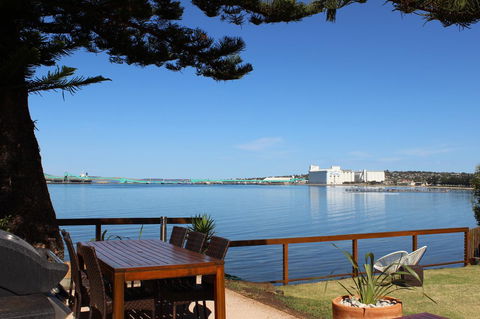 Bay 10 - Suites And Apartments - E Caravan Parks 29