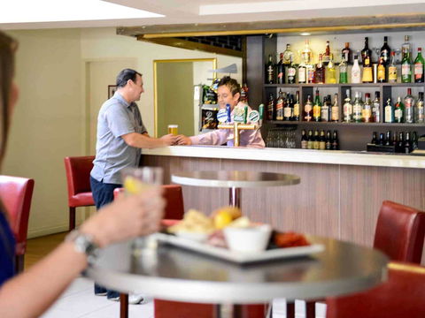 Grosvenor Hotel Adelaide - E Caravan Parks 20