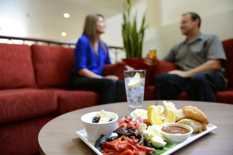 Grosvenor Hotel Adelaide - E Caravan Parks 11