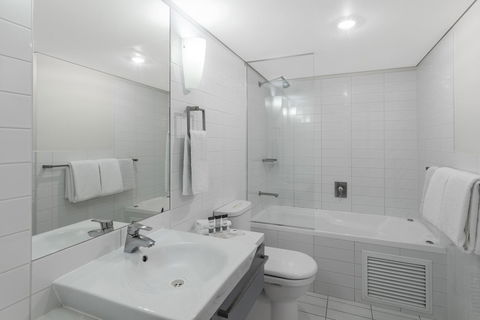 Oaks Adelaide Horizons Suites - E Caravan Parks 4