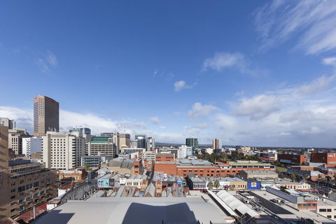 Oaks Adelaide Horizons Suites - E Caravan Parks 9