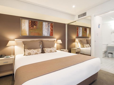 Oaks Adelaide Horizons Suites - E Caravan Parks 8