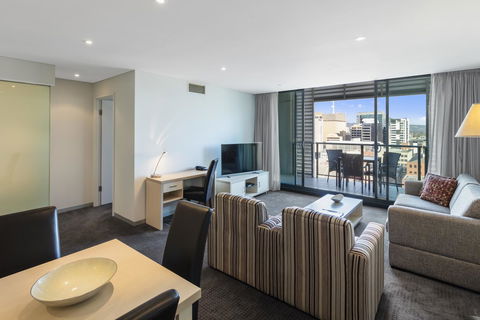 Oaks Adelaide Horizons Suites - E Caravan Parks 7